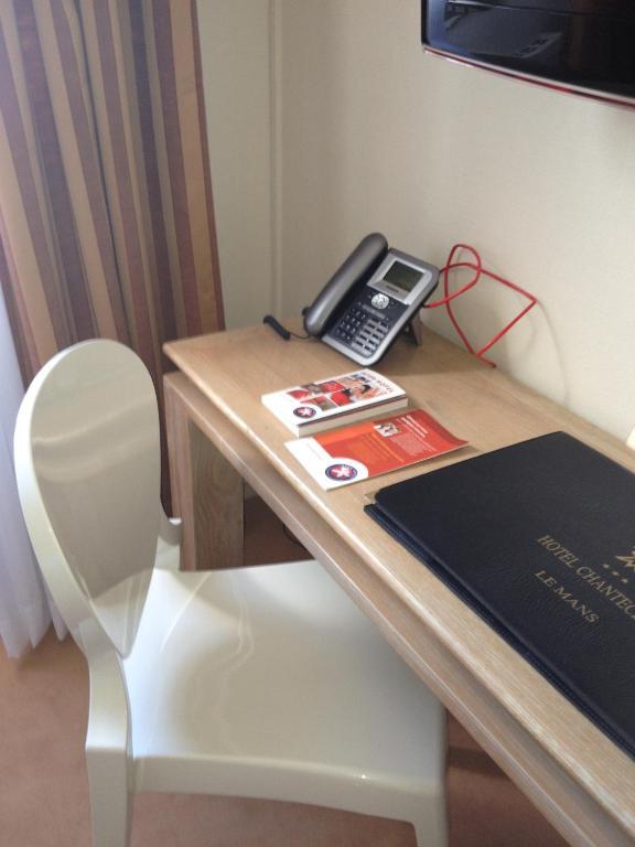 Two Adjacent Double Rooms,126781449:JPEG